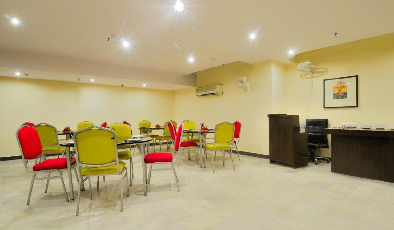 Hotel Aura @Airport Nové Dillí Exteriér fotografie